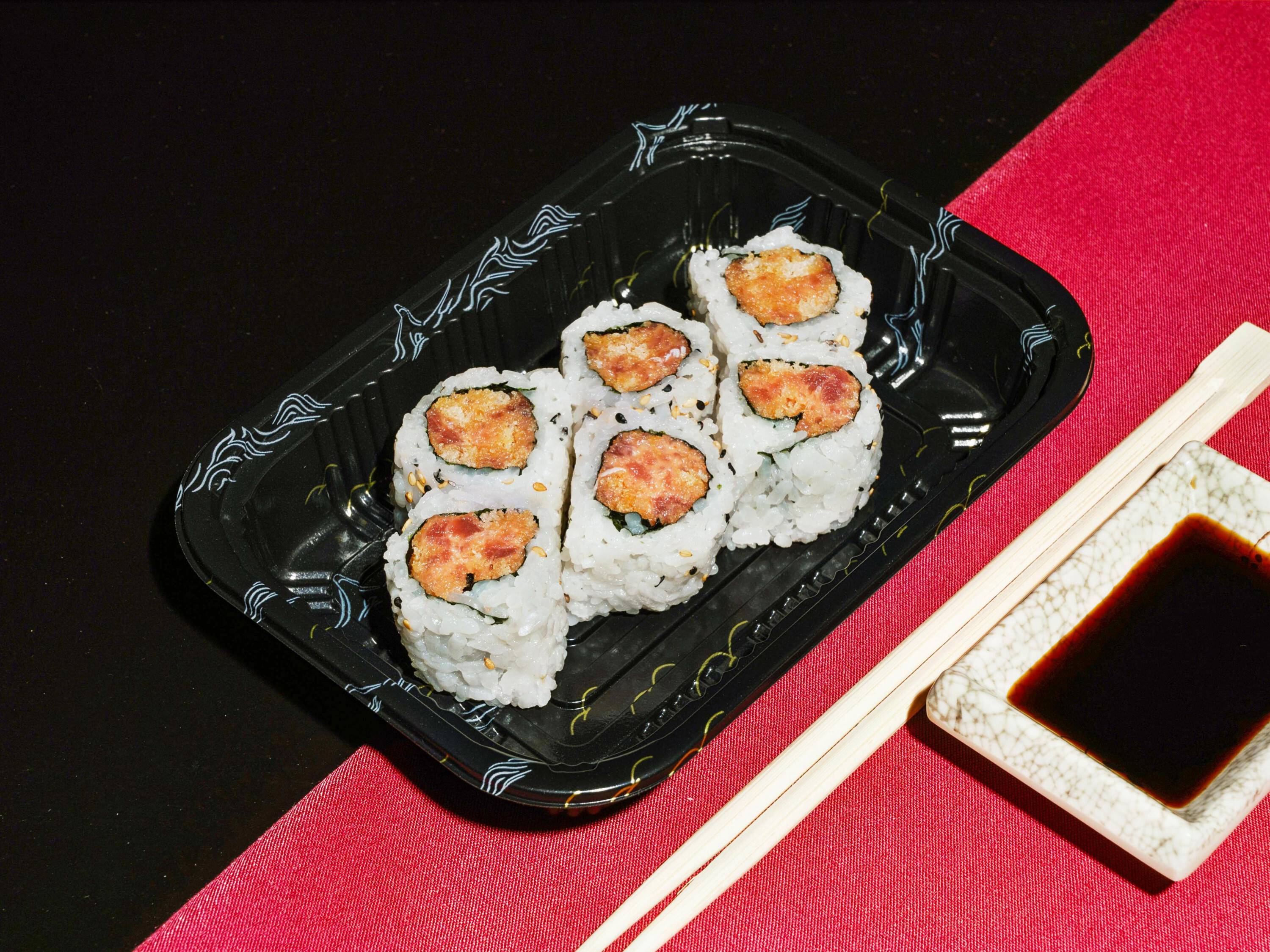 Order 20. Spicy Tuna Maki food online from Yummy Steakhouse store, Worcester on bringmethat.com
