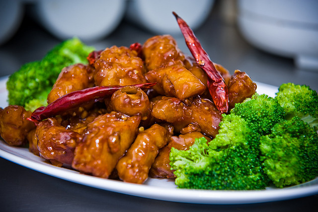 Order S1. General Tsos Chicken food online from Lian's Kitchen store, Garfield on bringmethat.com