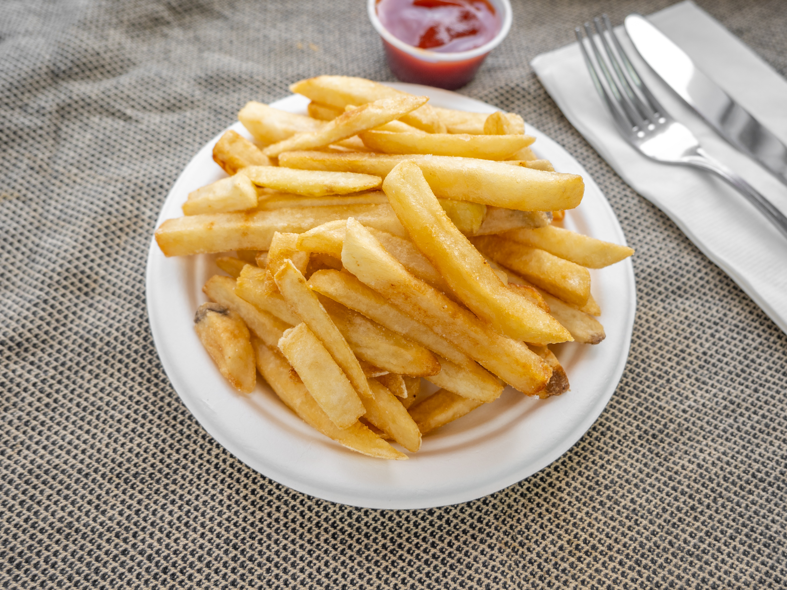 Order French Fries food online from King Of Wings store, Philadelphia on bringmethat.com
