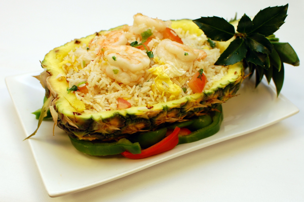 Order F2. Fresh Pineapple with Shrimp Fried Rice food online from Hong Kong Star Noodle House store, Bensalem on bringmethat.com