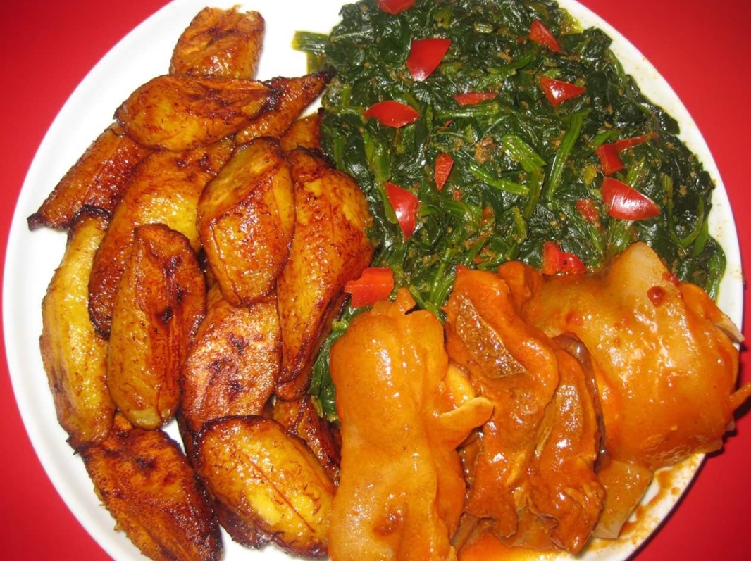 Order Fried Plantains with Spinach Vegetable Soup  food online from Intercontinental Nigerian Restaurant store, Columbus on bringmethat.com