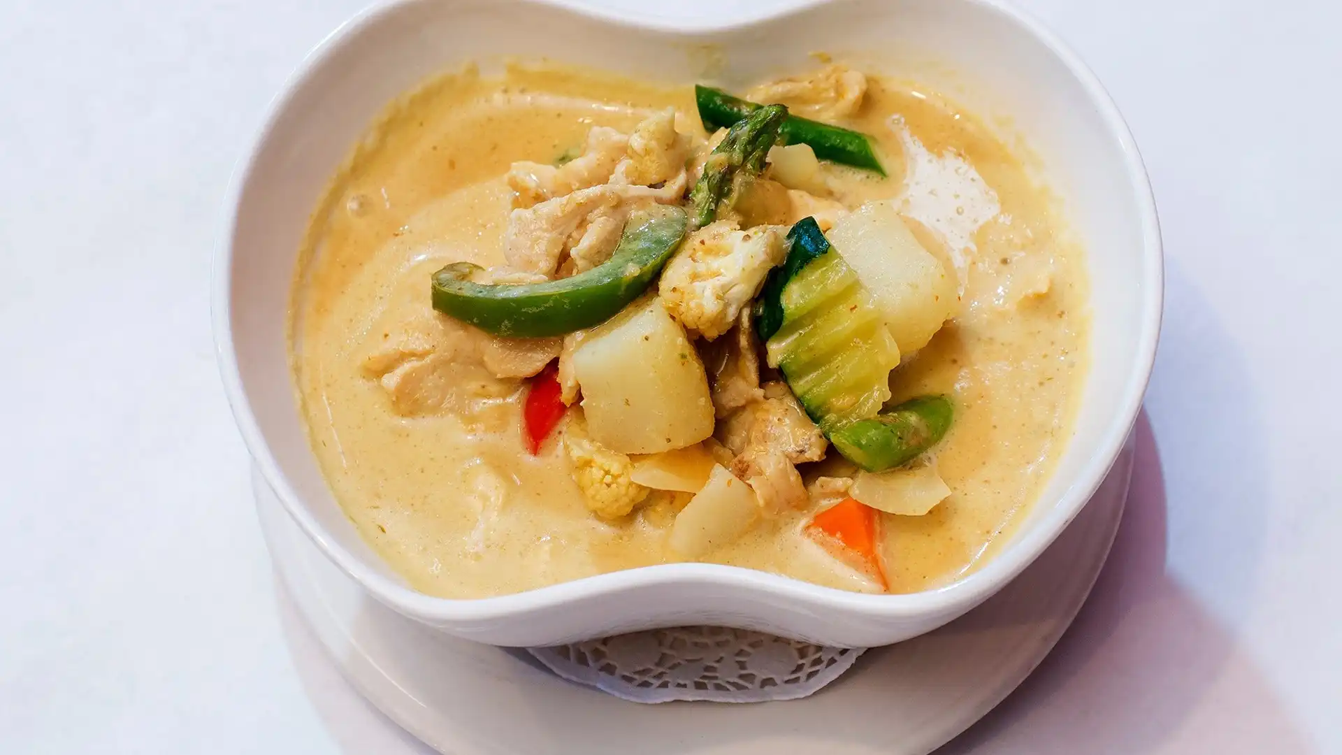 Order Yellow Curry food online from Shana Thai store, Mountain View on bringmethat.com