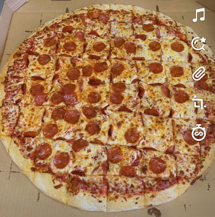 Order 24" Jumbo Pizza food online from LA Pizza store, Victorville on bringmethat.com