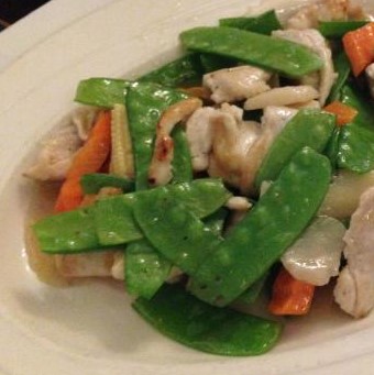 Order 74. Chicken with Snow Peas food online from Profit Chinese Restaurant Ii store, New York on bringmethat.com