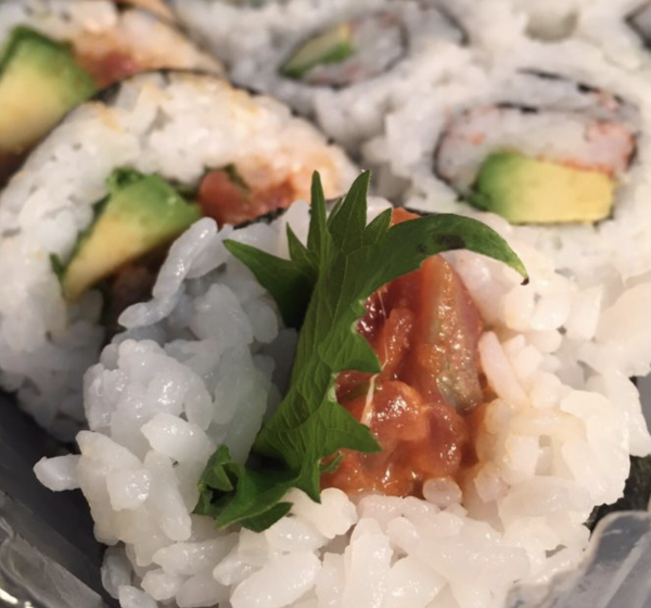 Order 5 Pieces Spicy Tuna Maki Roll food online from Sushi Suki store, San Francisco on bringmethat.com
