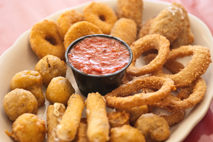 Order Small Fried Mixed Basket food online from El Chile Restaurant and Pancake House store, Chicago on bringmethat.com