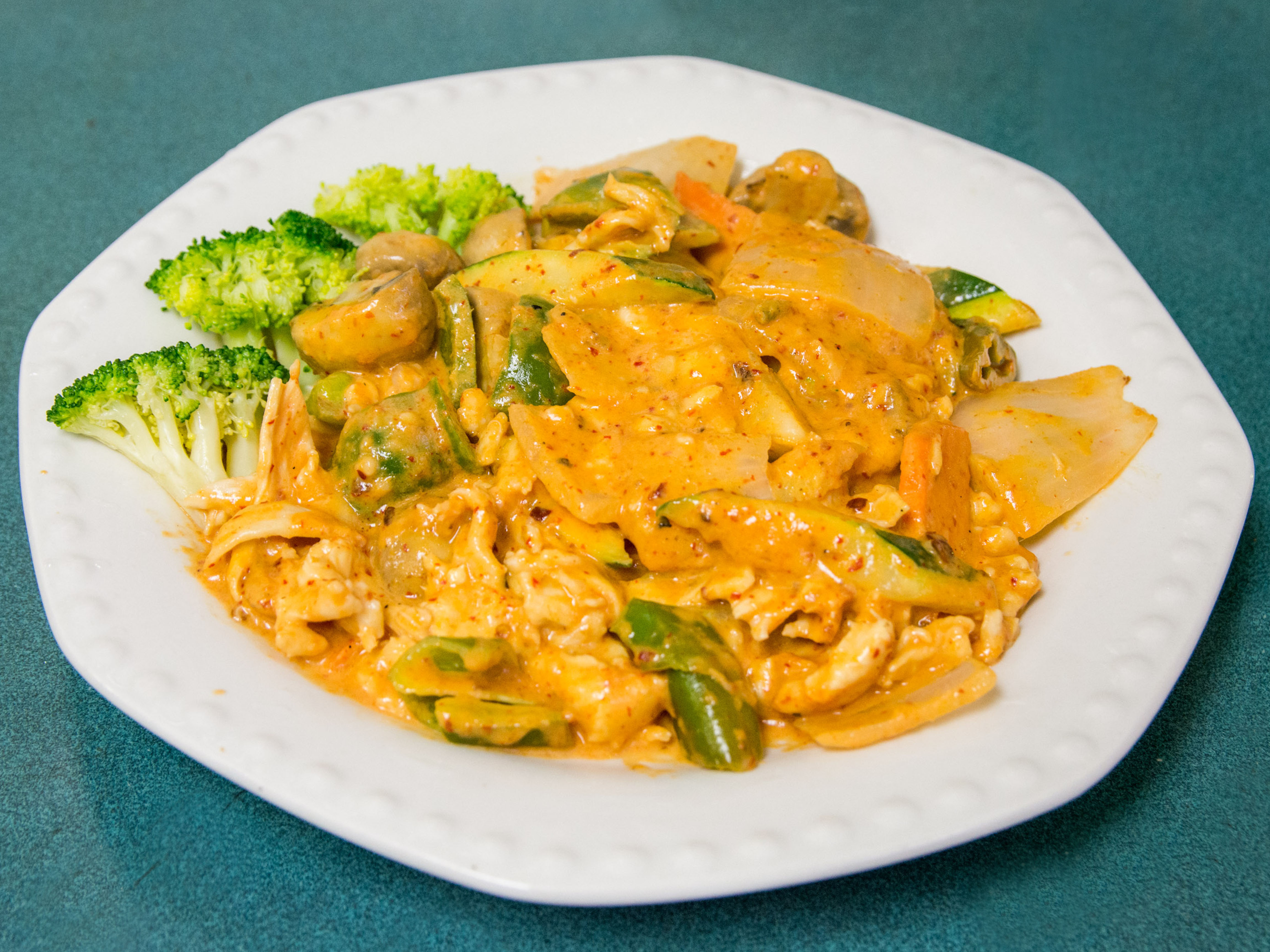 Order H12. Thai Red Curry Shrimp food online from China Wok store, Wilmington on bringmethat.com