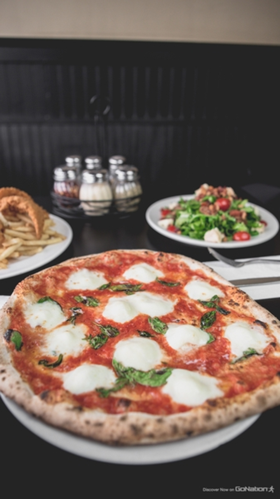Order Margherita Pizza Napoletana food online from ReNapoli Pizzeria store, Old Greenwich on bringmethat.com