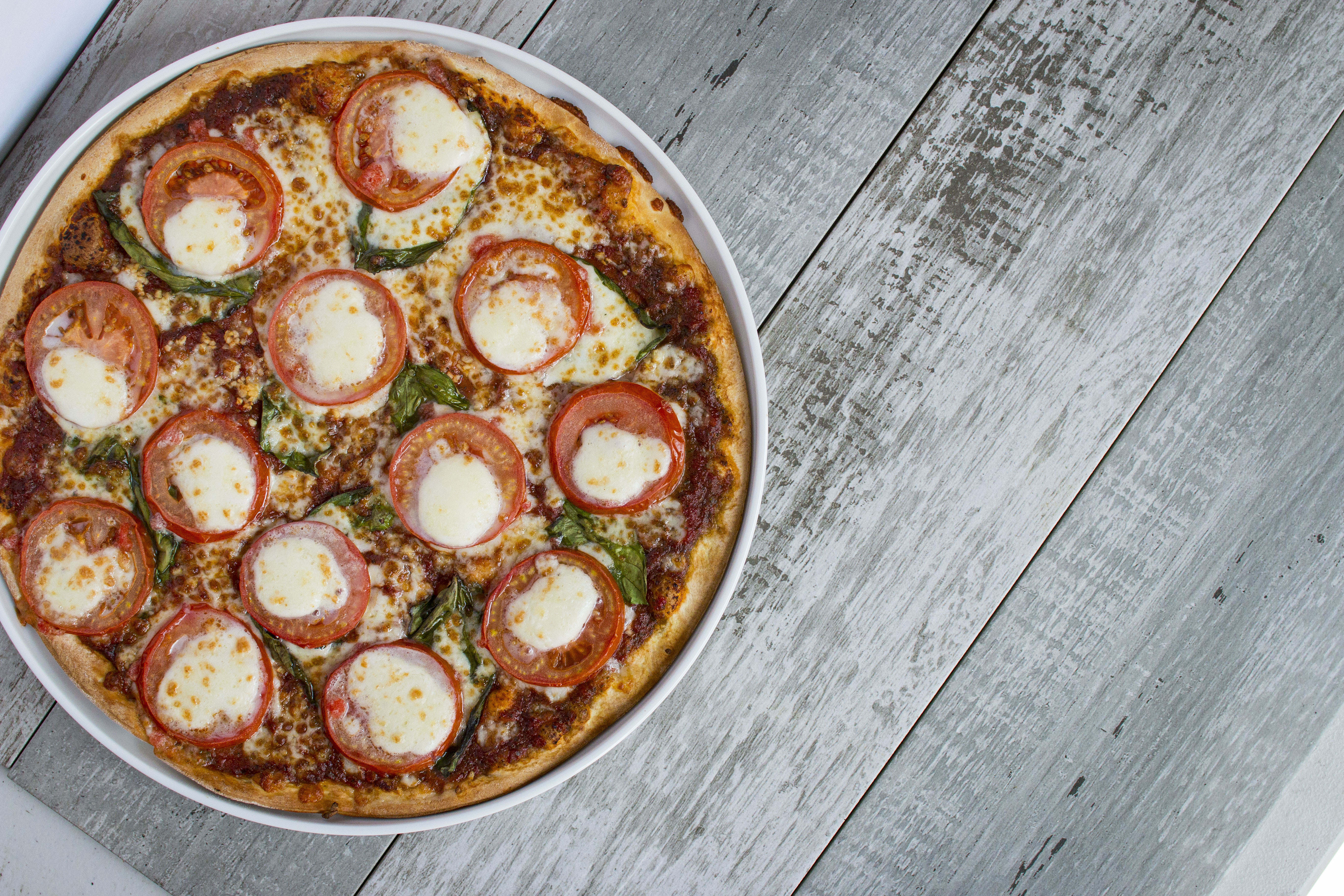 Order Margherita Pizza-Medium food online from Fresh Brothers store, Burbank on bringmethat.com