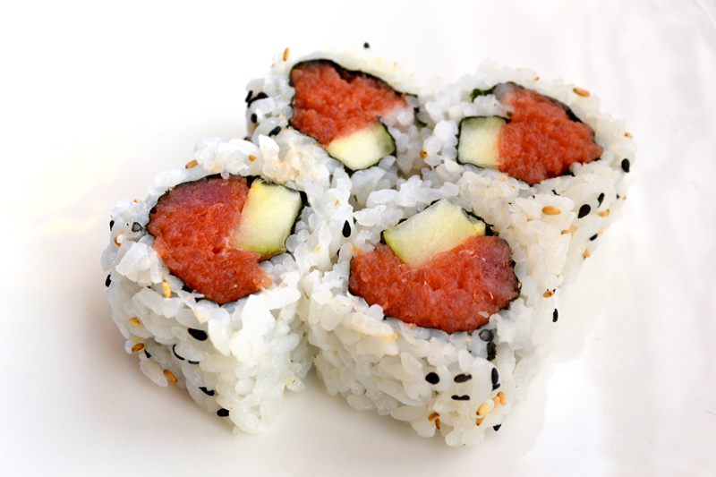 Order Spicy Tuna Roll food online from Japan Express store, Glendale on bringmethat.com