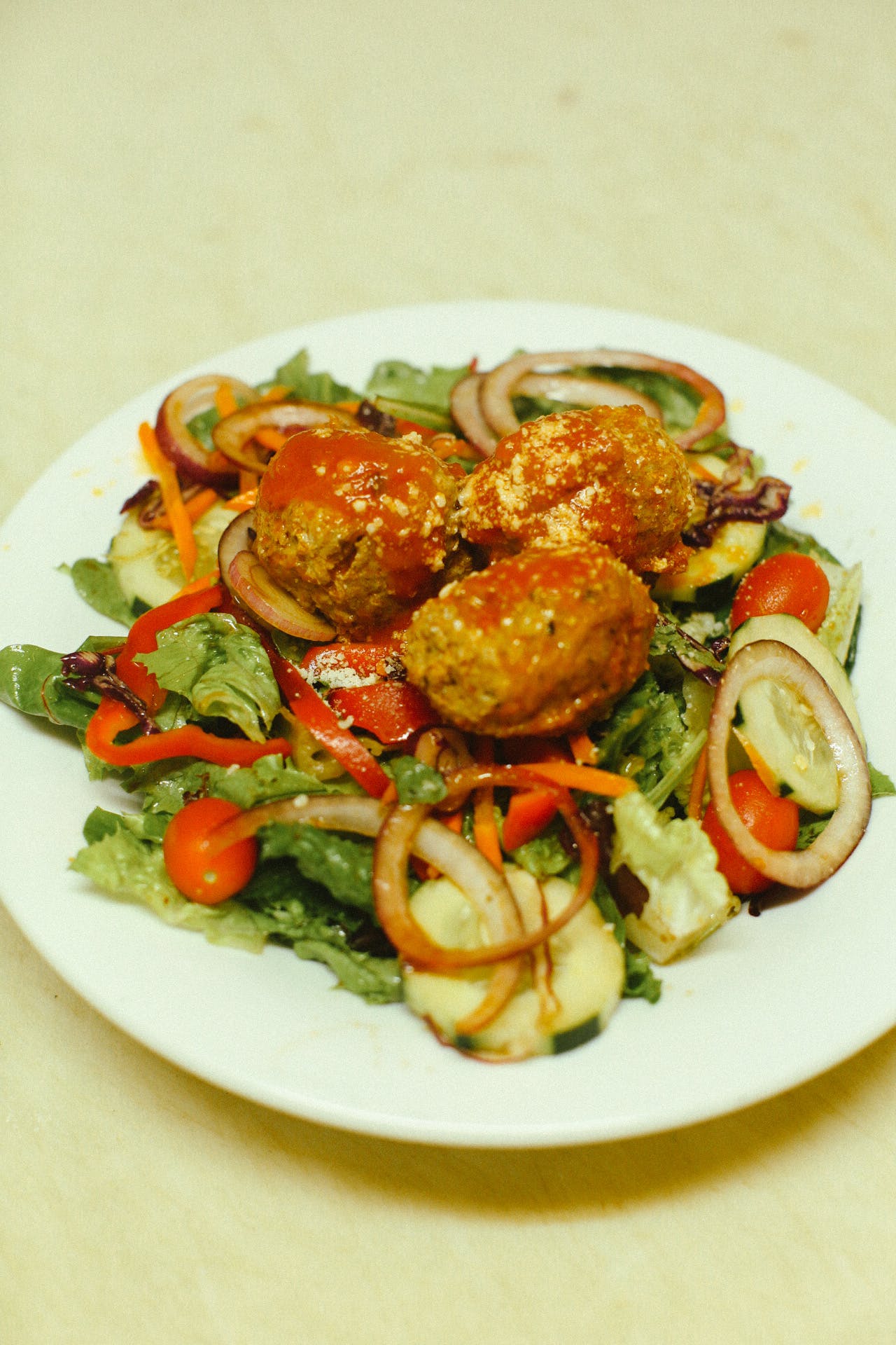 Order Meatball Salad - Salads food online from Mama Luke store, Farmington on bringmethat.com