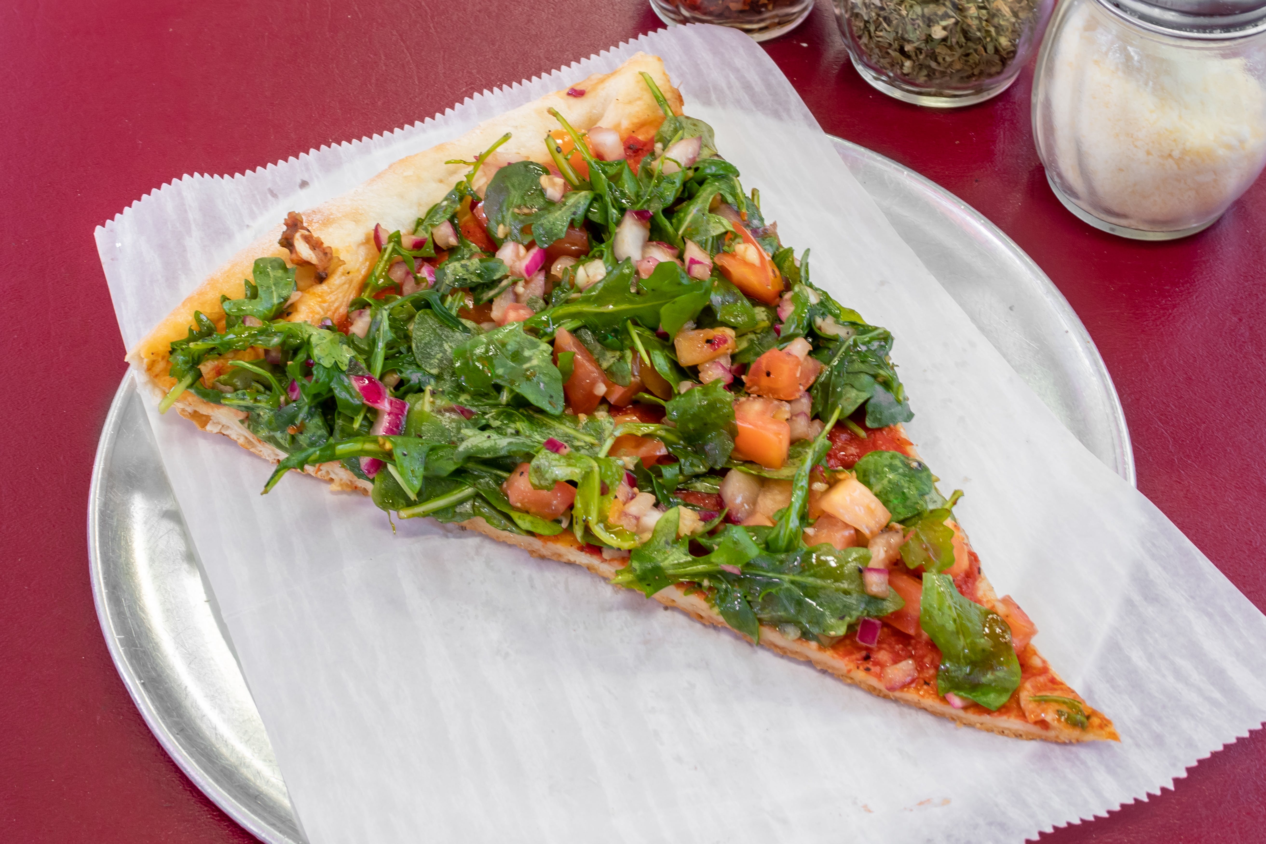 Order Arugula Salad Pizza - Small 16'' food online from 3 Boys From Italy store, West Haverstraw on bringmethat.com