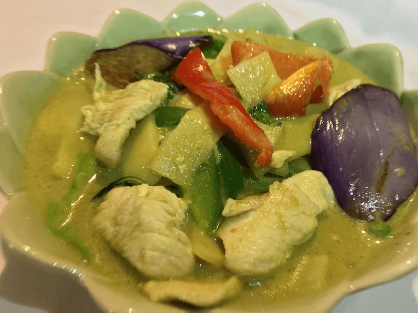 Order Green Curry  (Gaeng Kheaw Waan) food online from Toomie Thai store, Alameda on bringmethat.com