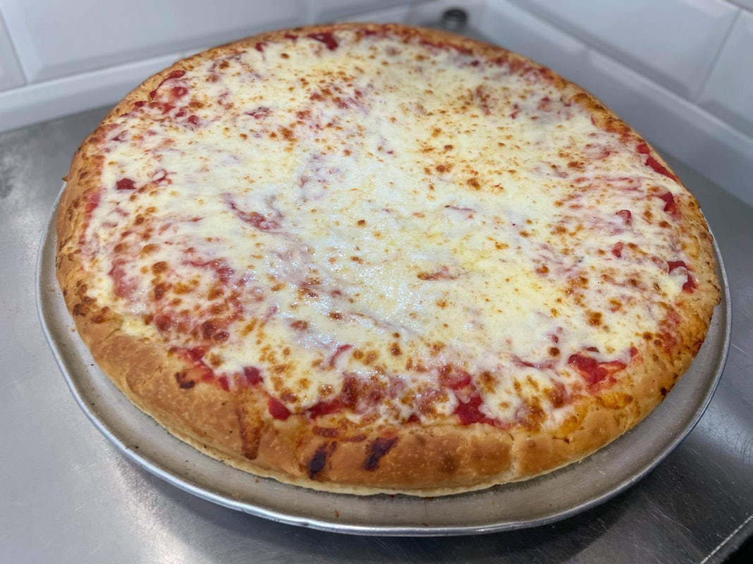 Order 17" Pan Pizza food online from Sbarro store, Chicago on bringmethat.com