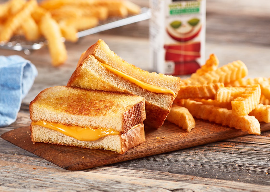Order Kiddie Cheese® Meal food online from Zaxby's store, Union City on bringmethat.com