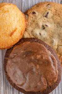Order Chocolate Chip Cookies food online from Po Boys & Pickles store, Portland on bringmethat.com