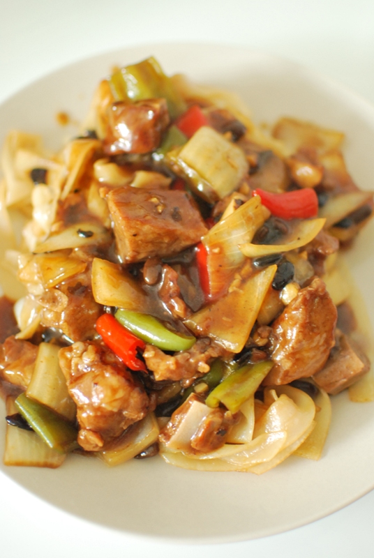 Order  Chow Fun with Squid in Black Bean Sauce 豉椒花枝炒河 food online from Pop Kitchen store, Daly City on bringmethat.com