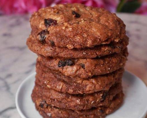 Order Oatmeal Raisin Cookie food online from Cafe Sheera Beverly Hills store, Beverly Hills on bringmethat.com