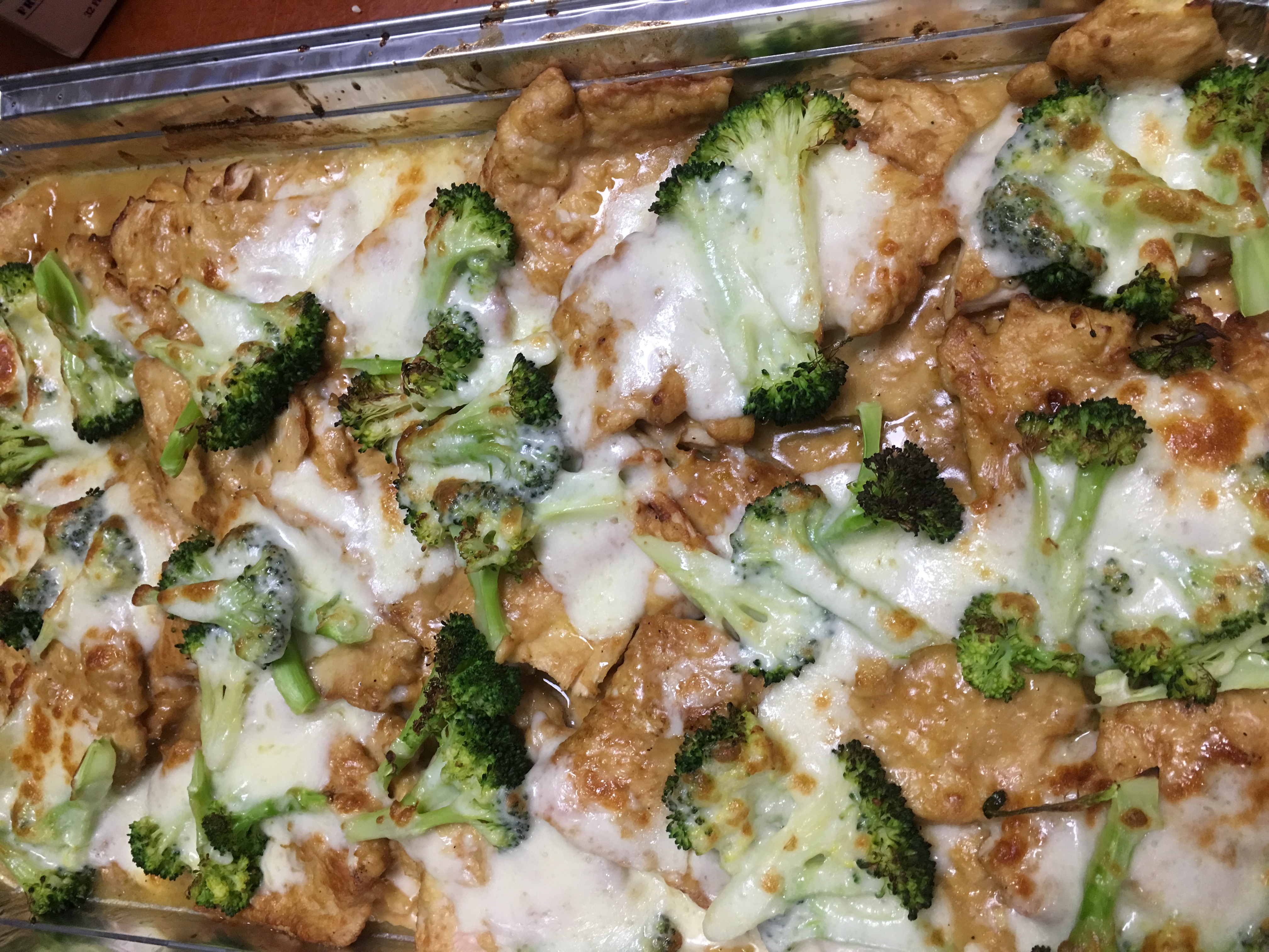 Order Chicken and Broccoli Pizza food online from Toskana Pizzeria Restaurant Cafe store, Little Neck on bringmethat.com