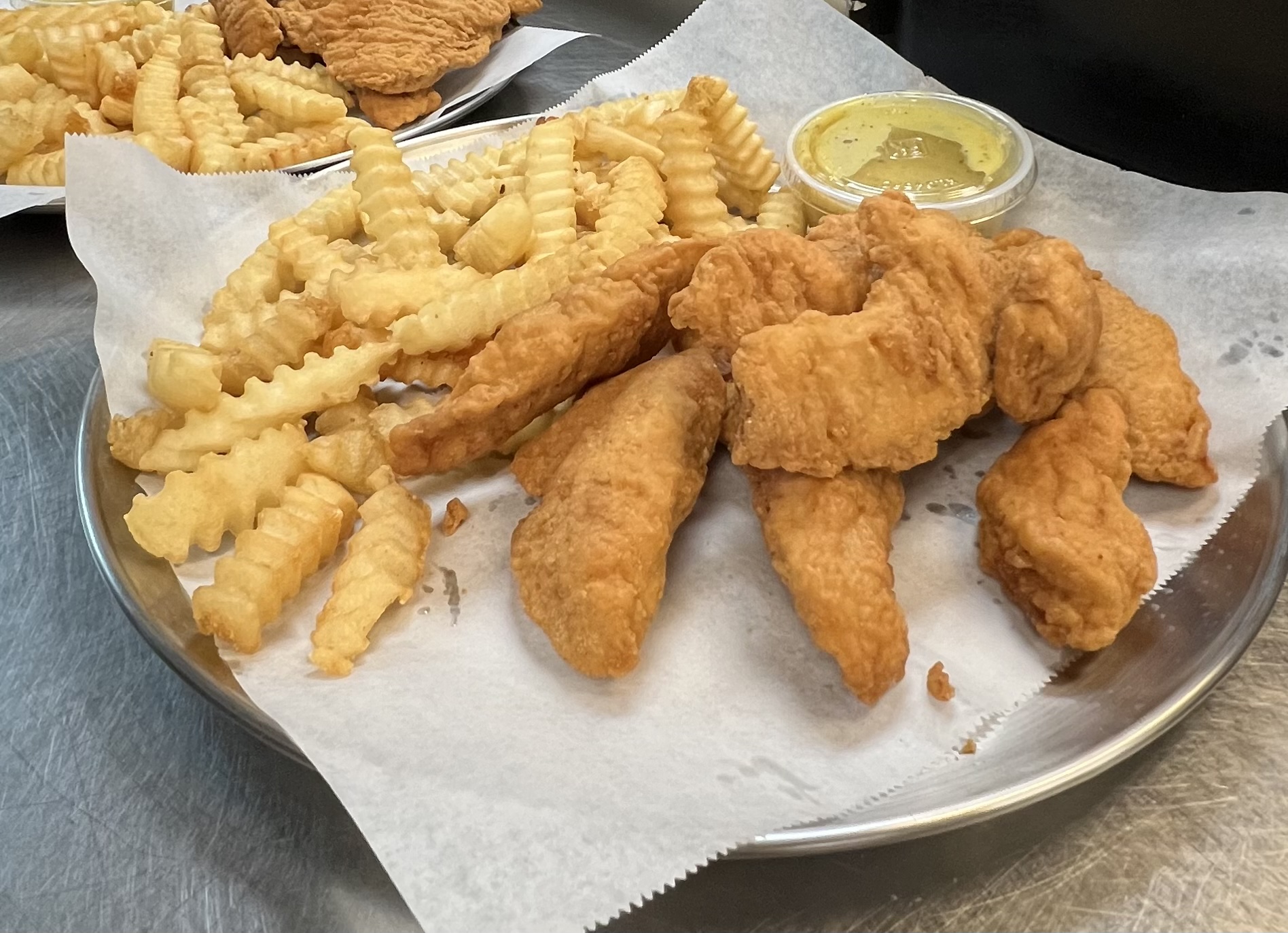 Order Chicken Tenders Dinner food online from Luisa's Italian Pizzeria store, Manchester on bringmethat.com