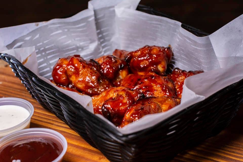 Order Chicken Wings - 8 Pieces food online from 701 Pizza store, Citrus Heights on bringmethat.com