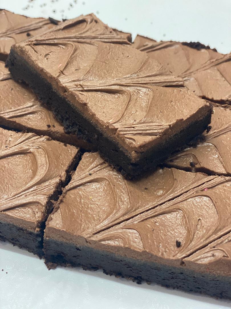 Order Brownie food online from E & L Bakery store, Bronx on bringmethat.com