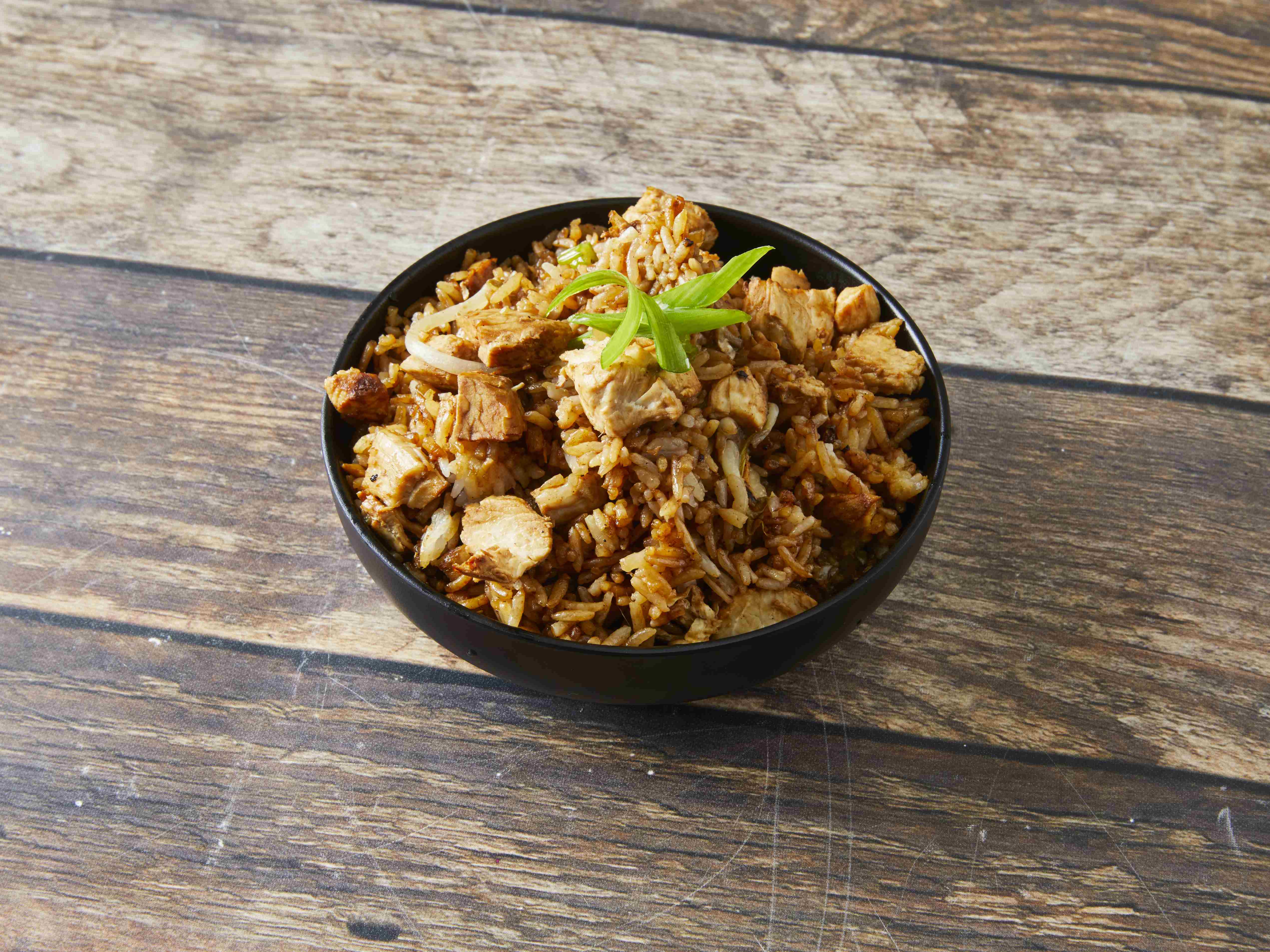Order 304. Chicken Fried Rice food online from Mr Ging Chop Suey store, Chicago on bringmethat.com