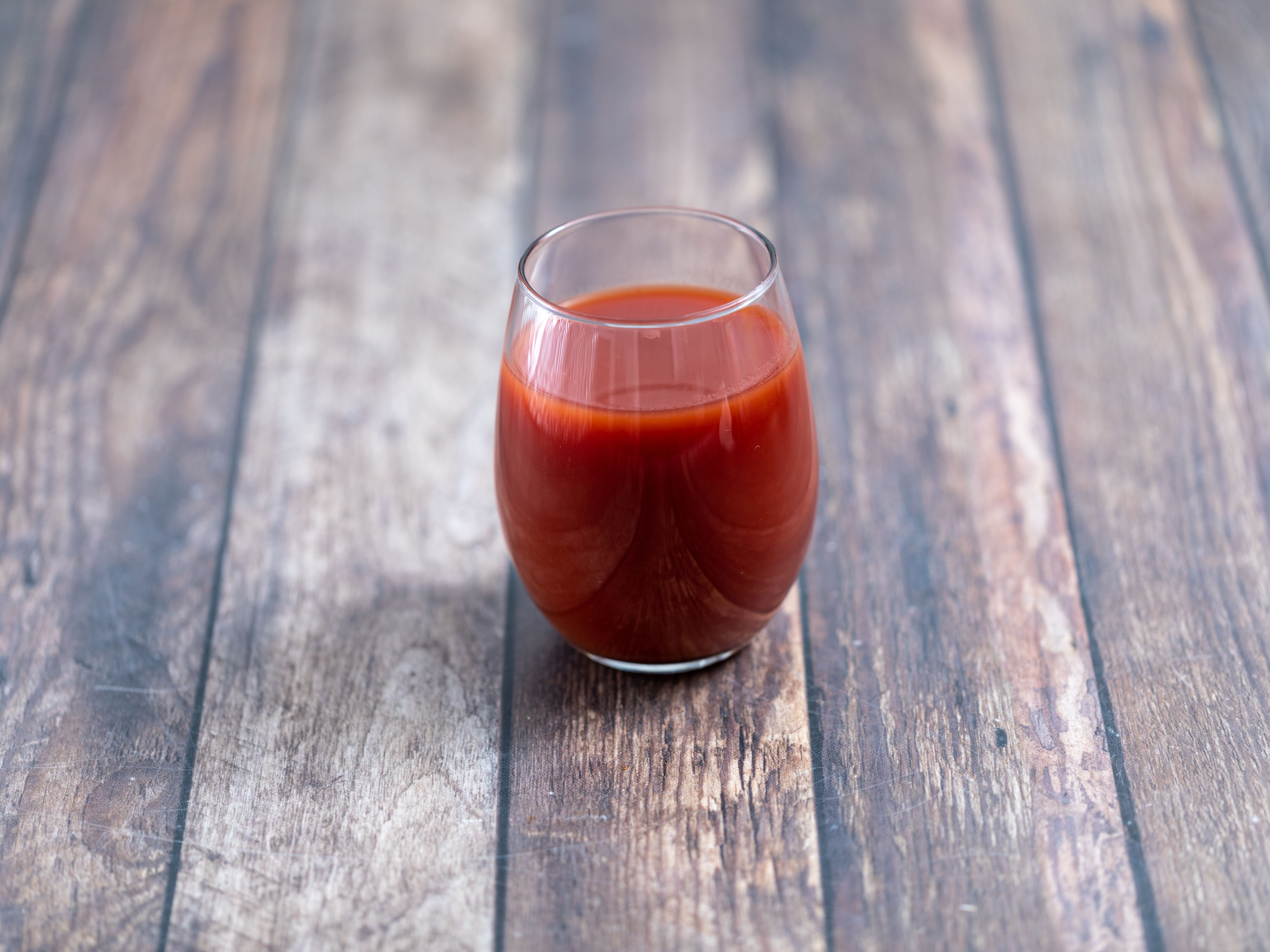Order Tomato Juice food online from Martin's Coffee Shop store, Brookline on bringmethat.com