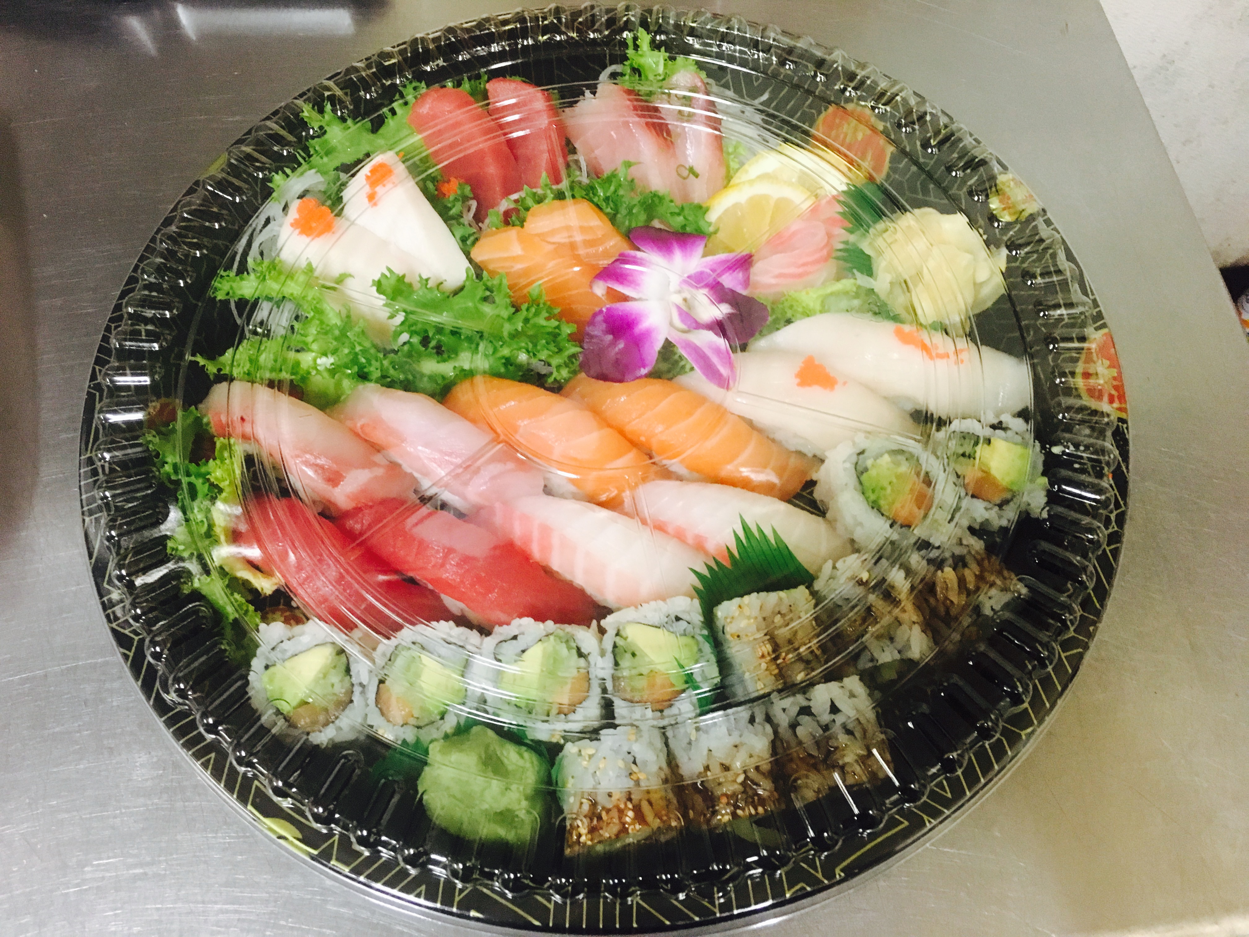 Order Small Party Tray food online from Yoo Sushi store, Providence on bringmethat.com