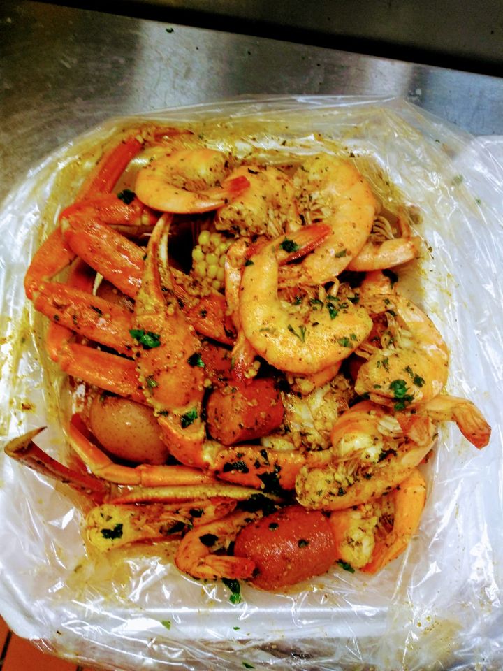 Order Snow Crab Combo  food online from Reign Restaurant And Bar store, Salisbury on bringmethat.com