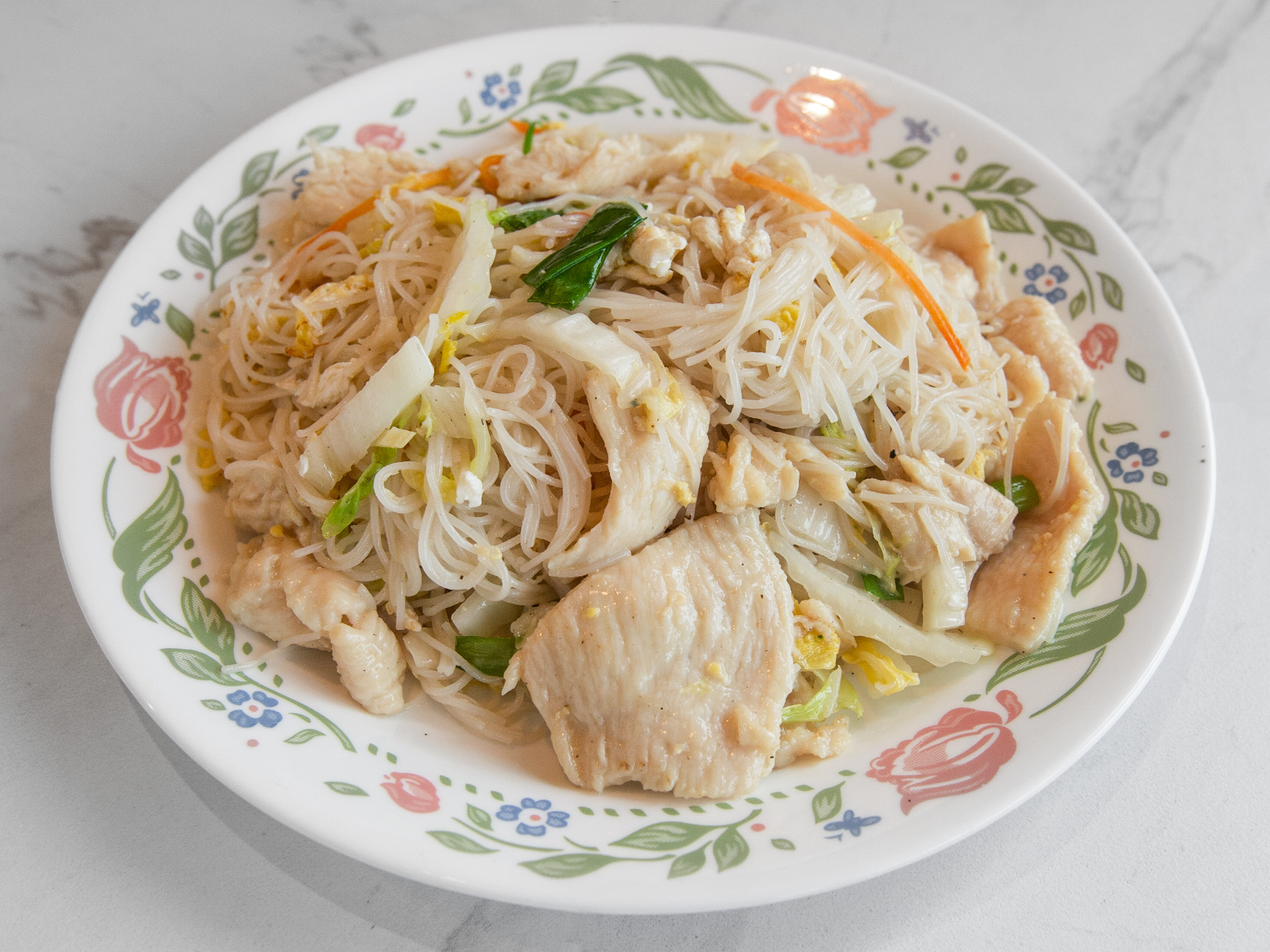 Order 34. Chicken Mein Fun food online from Asian Garden store, Acworth on bringmethat.com