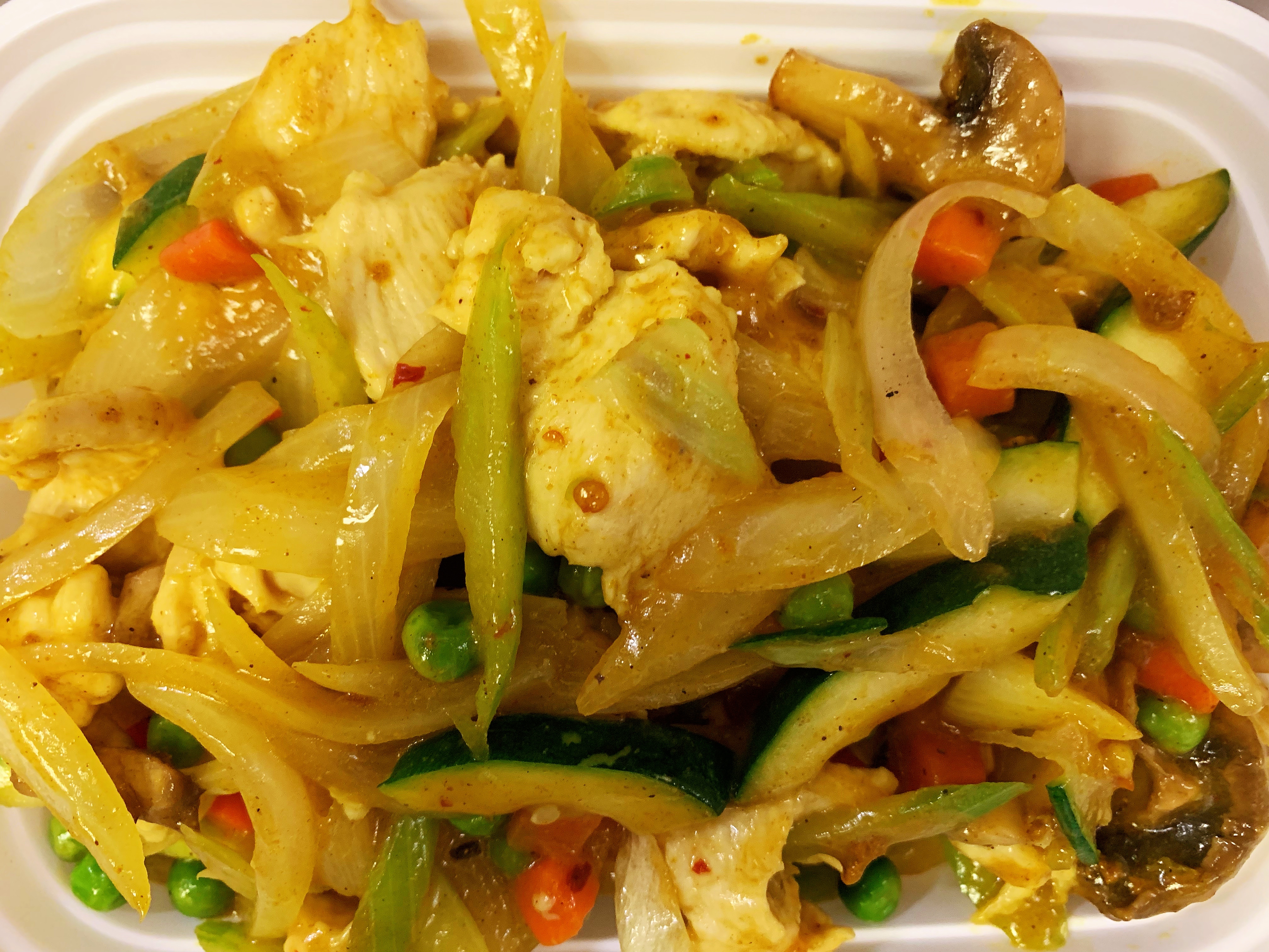 Order Curry Chicken food online from Dragon Inn store, Durham on bringmethat.com