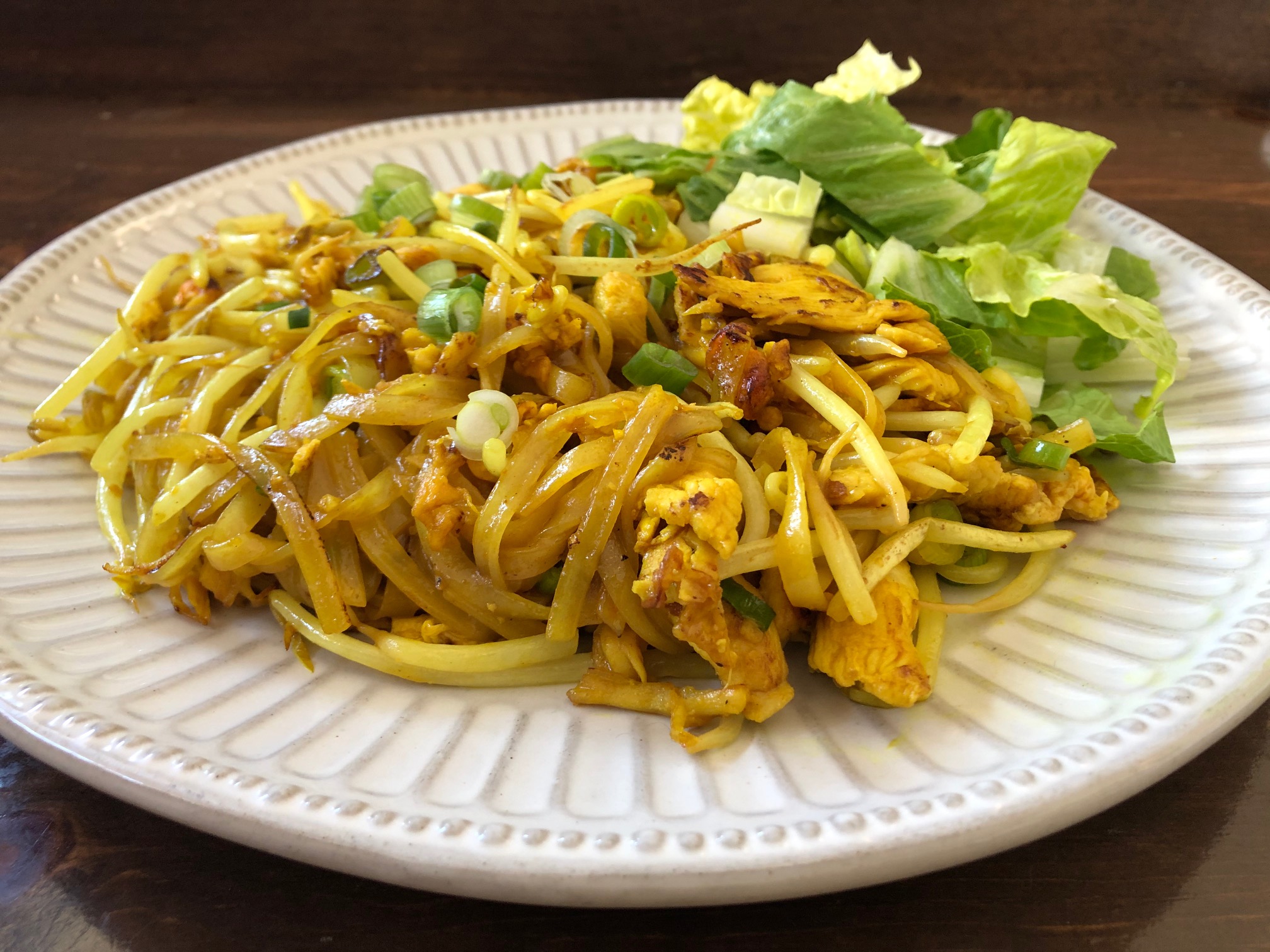 Order Karee Noodle (Turmeric Noodle) food online from Good Goose Cafe store, Los Angeles on bringmethat.com