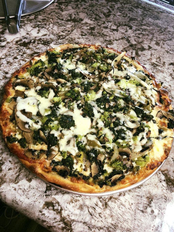 Order J&S Fresh Veggie Pizza - Large 16'' (8 Slices) food online from J & S Pizza store, South Amboy on bringmethat.com