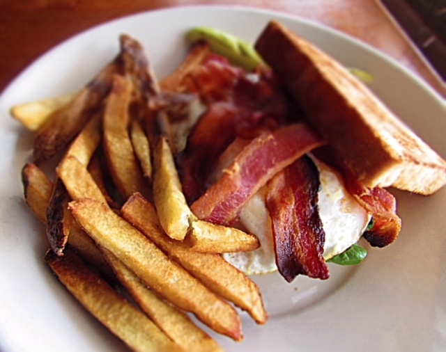 Order The Amzing Fried Egg BLT food online from RealTime Sports Bar and Grill store, Elk Grove Village on bringmethat.com
