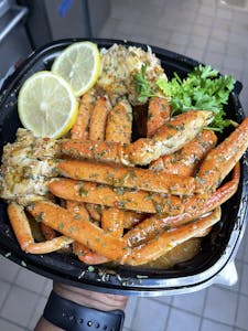 Order Snow Crab Legs food online from Xquisite Dining store, Memphis on bringmethat.com