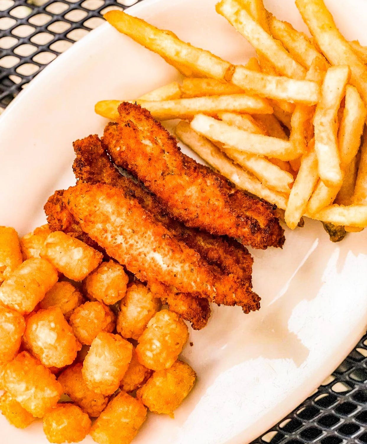 Order Chicken Tenders - Appetizer food online from Old Town Pub store, Chicago on bringmethat.com