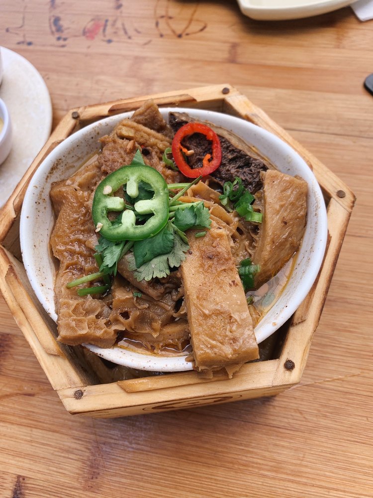 Order Braised Tripe and Daikon | 牛什 food online from Palette Tea Garden store, San Mateo on bringmethat.com