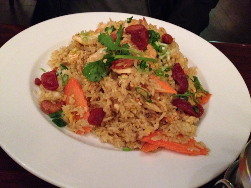Order 57. Pineapple Fried Rice food online from Sweety Hut Thai Restaurant store, West Covina on bringmethat.com