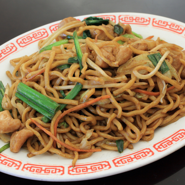 Order 138. Chicken Chow Mein food online from Tsing Tao store, San Francisco on bringmethat.com