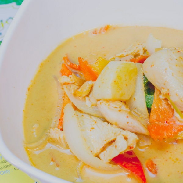 Order C3. Yellow Curry food online from Mango thai cuisine store, West Newton on bringmethat.com