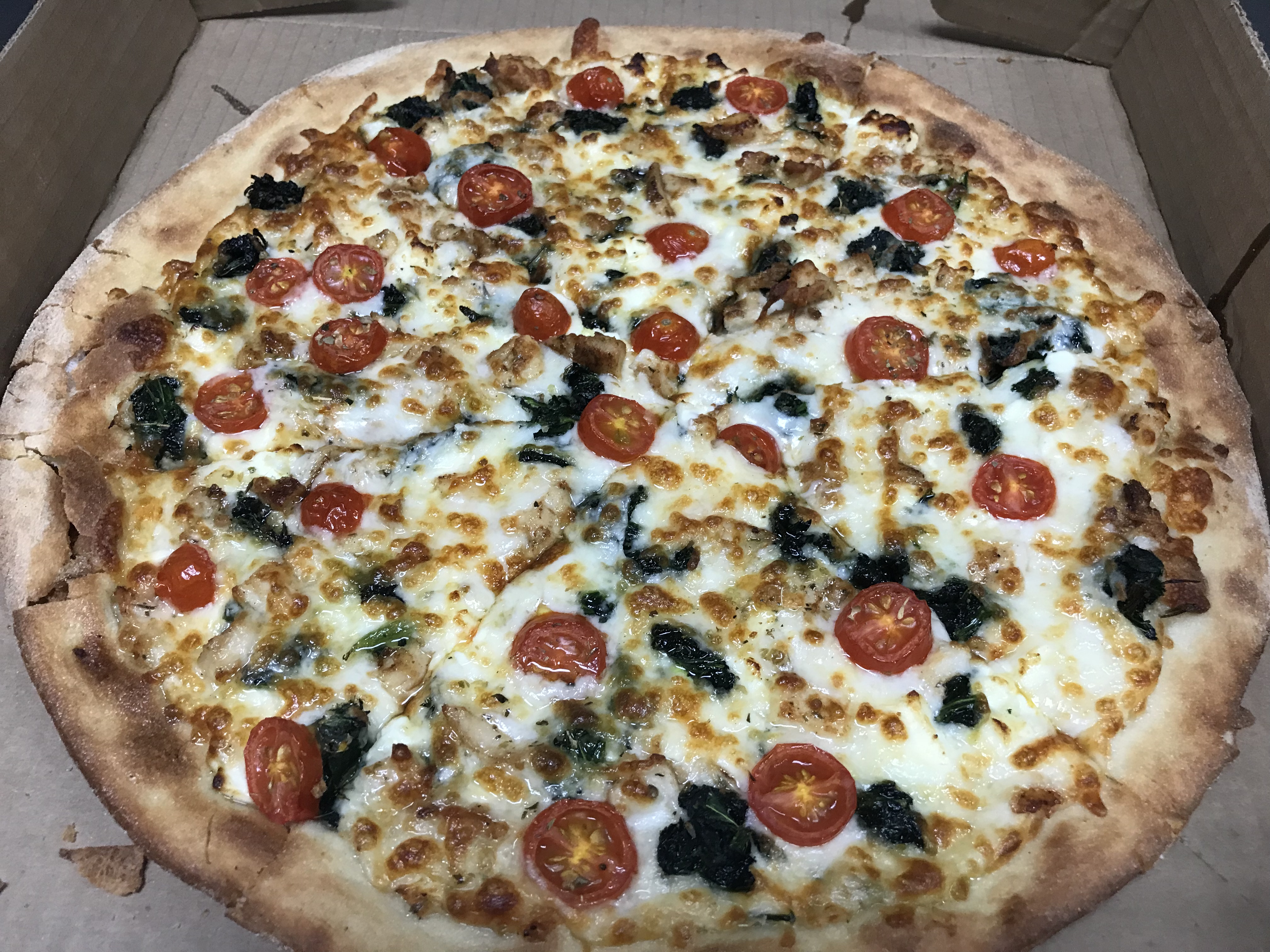 Order Deluxe White Pizza food online from Pizza Primetime - Washington Blvd. store, Laurel on bringmethat.com