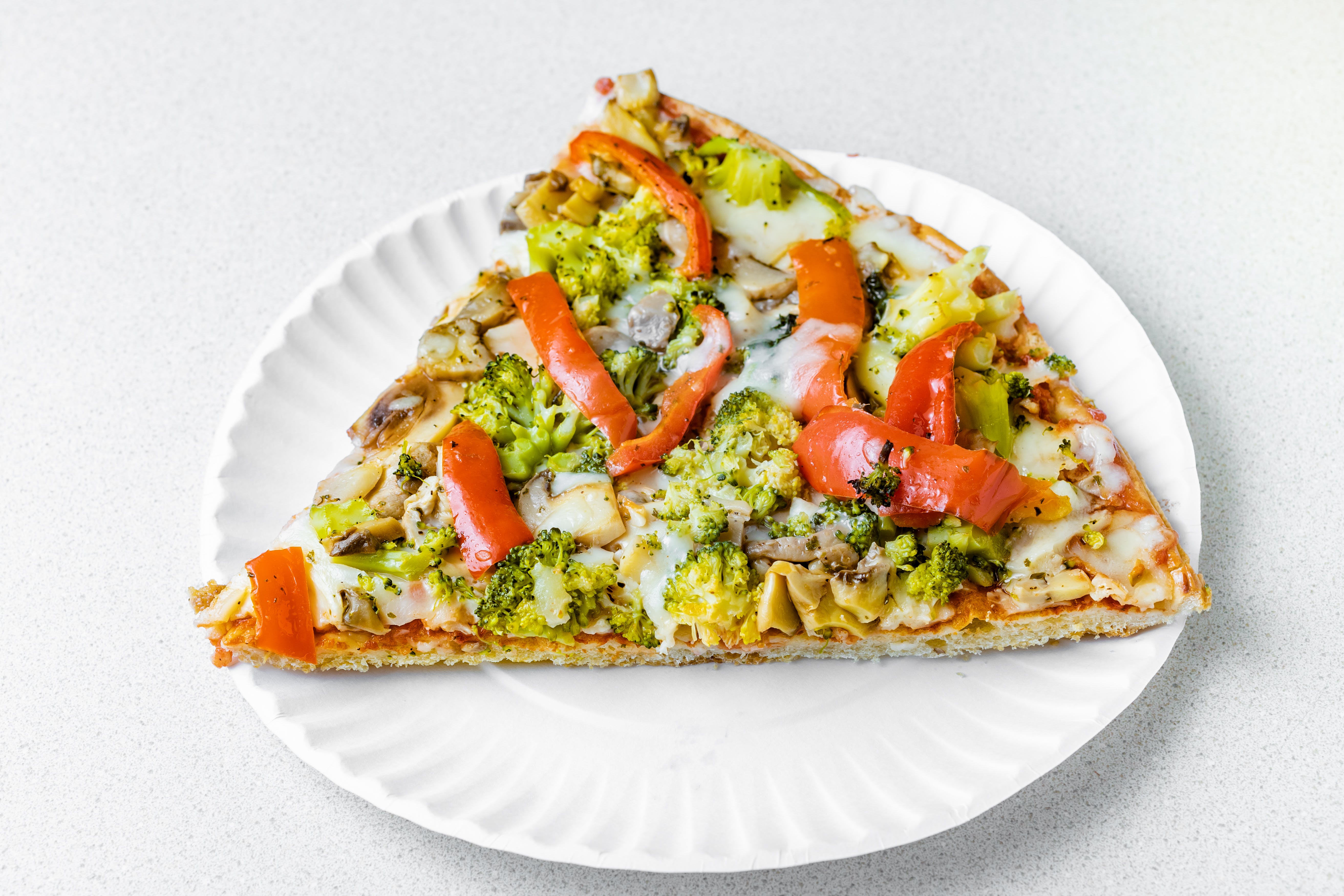 Order Vegetarian Pizza - Small 14'' food online from Fratelli's Pizzeria and Restaurant store, Flushing on bringmethat.com