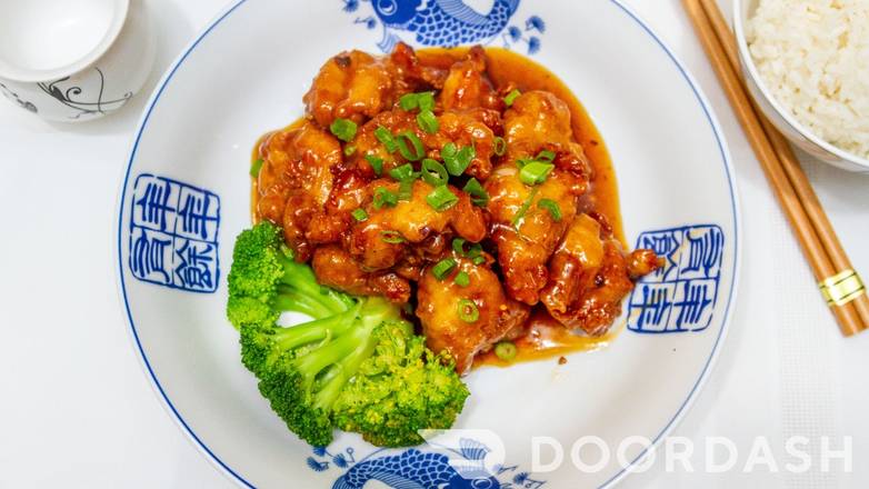 Order General Tso Chicken food online from Lulu's Noodles store, Pittsburgh on bringmethat.com