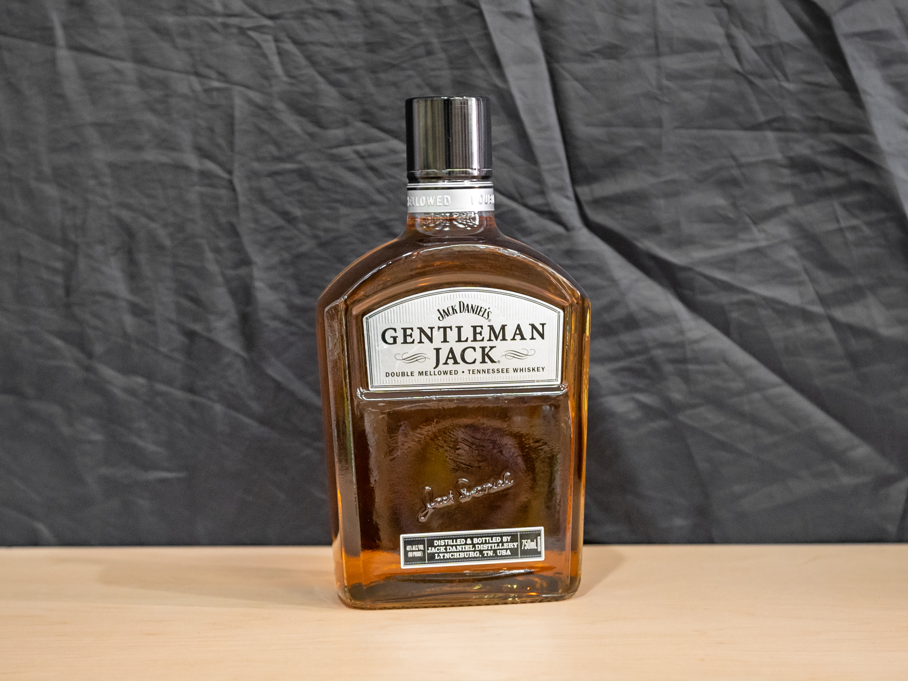 Order Gentleman Jack Whiskey 750 ml. food online from Oak Tree Liquor store, Santa Clarita on bringmethat.com