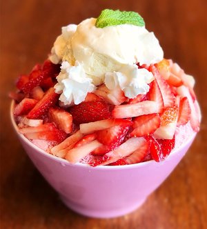 Order Strawberry Bingsu food online from K Bop Korean Fusion Cafe store, Colorado Springs on bringmethat.com