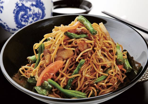 Order Noodles with Sauteed Shredded Pork and Green Beans 扁豆烧肉炒焖面 food online from Noodleman store, Las Vegas on bringmethat.com