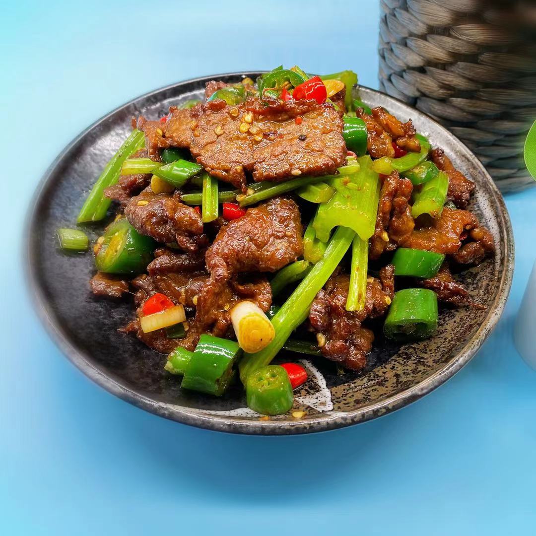 Order 小炒黄牛肉 ️️️ Stir fry spicy yellow beef food online from Fashion Wok store, Foster City on bringmethat.com