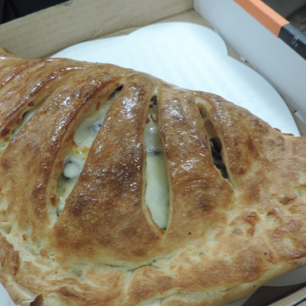 Order BBQ Chicken Calzone food online from Amante Pizza & Pasta store, Everett on bringmethat.com