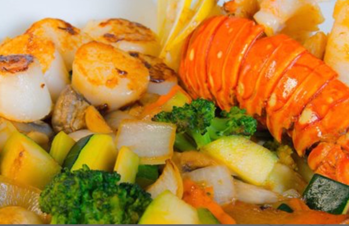 Order Scallop & Lobster Hibachi Entree Combo food online from Yummy Asian Bistro store, Fox River Grove on bringmethat.com